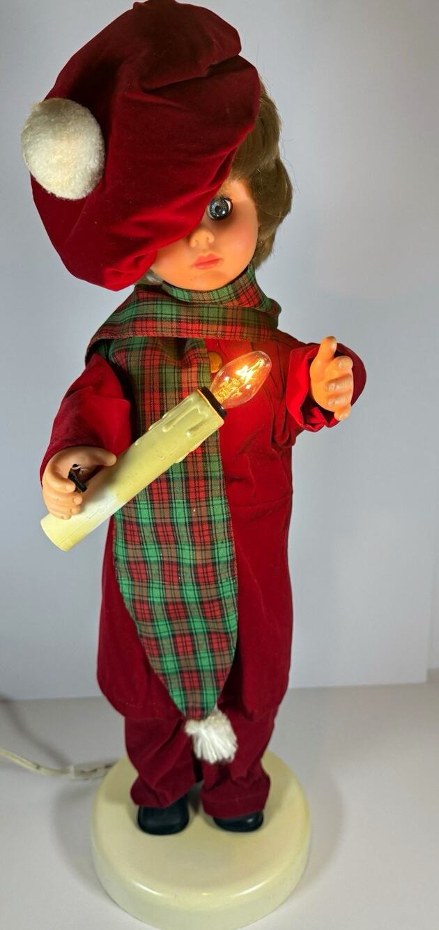 Vintage Rennoc illuminated animated 24 inch Christmas caroler / vintage holiday